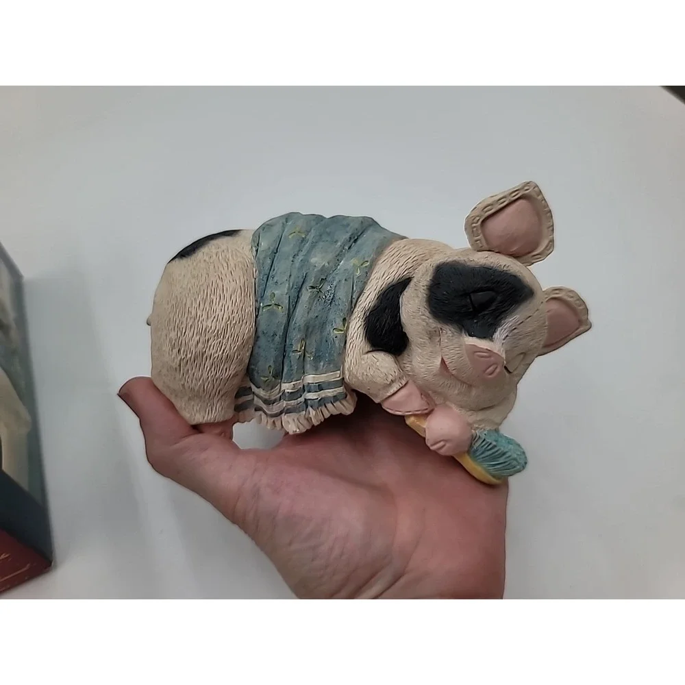VTG Musical Pig on the Shelf Hanger (Close To You) Resin Musical‎ Shelf Sitter